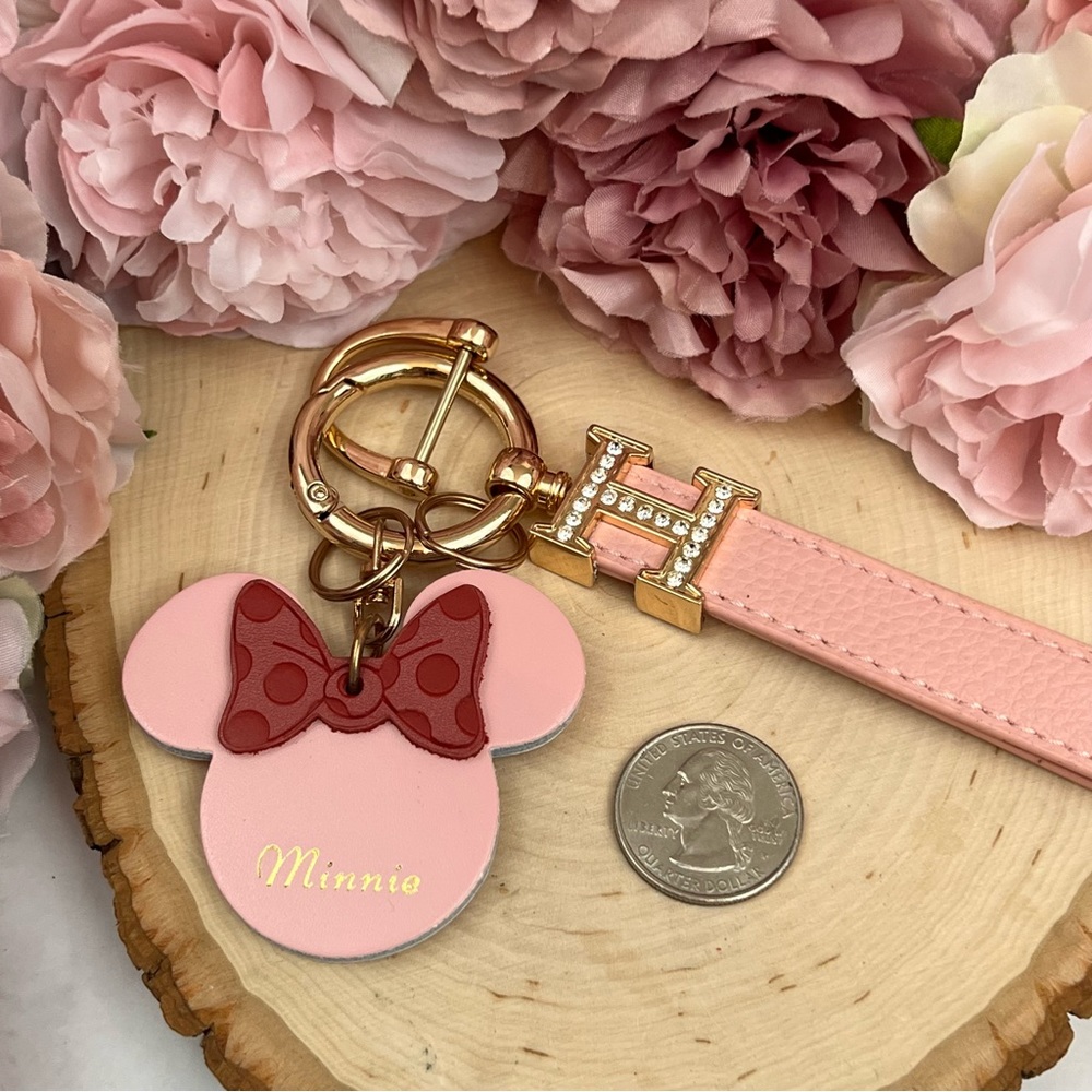 Gorgeous Pink Leather Minnie Mouse with Wrist Strap Key Fob Keychain - Picture 12 of 16